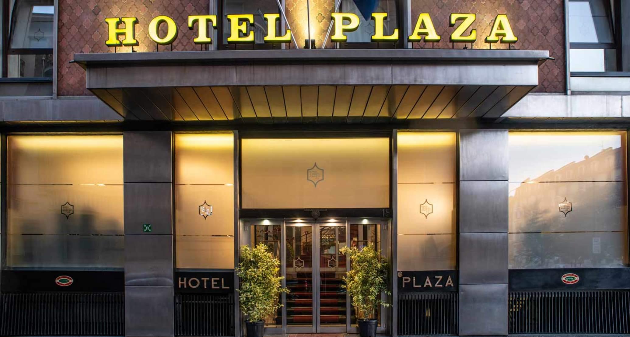 Hotel Plaza Torino Esterno foto