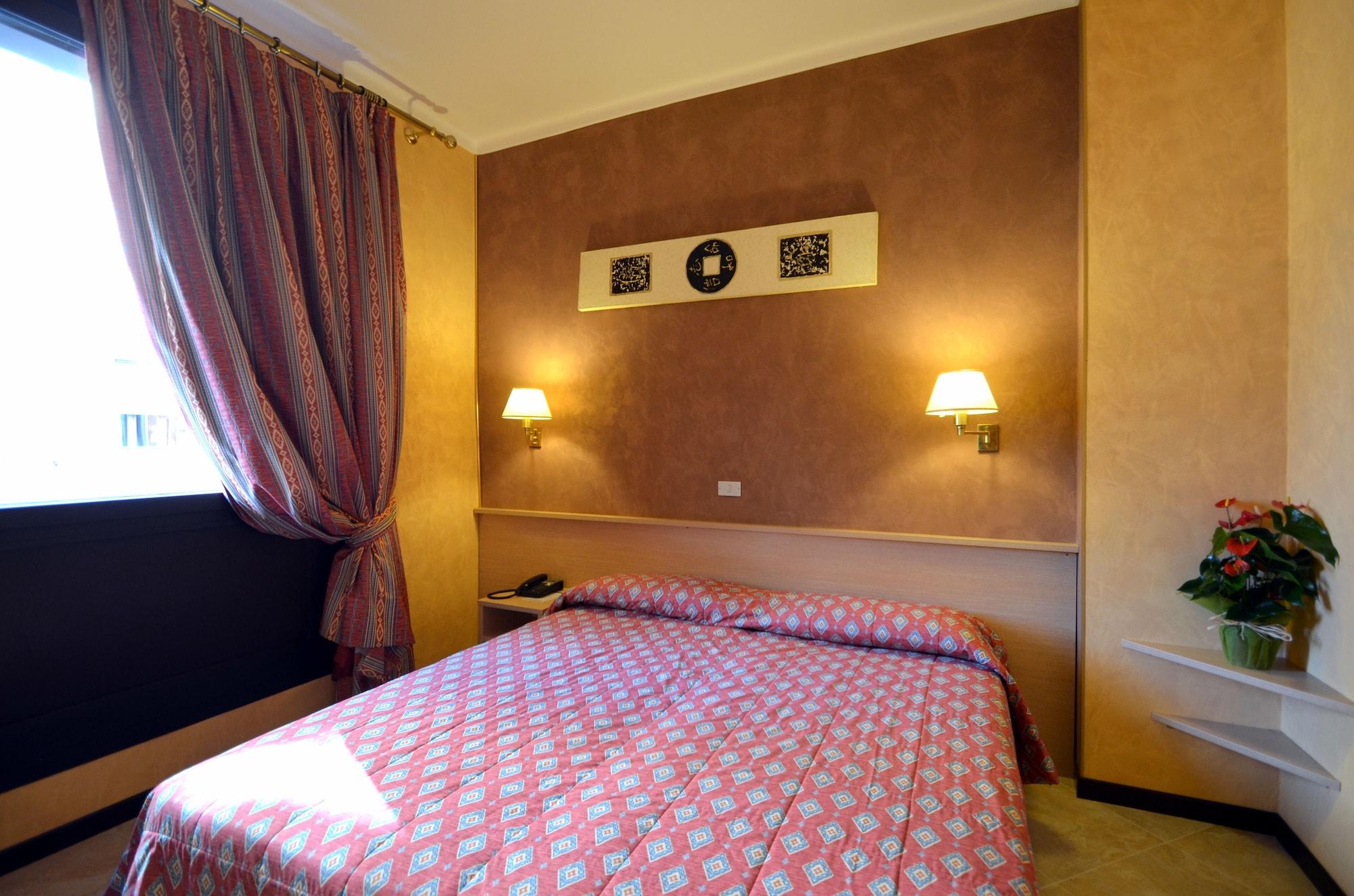Hotel Plaza Torino Esterno foto