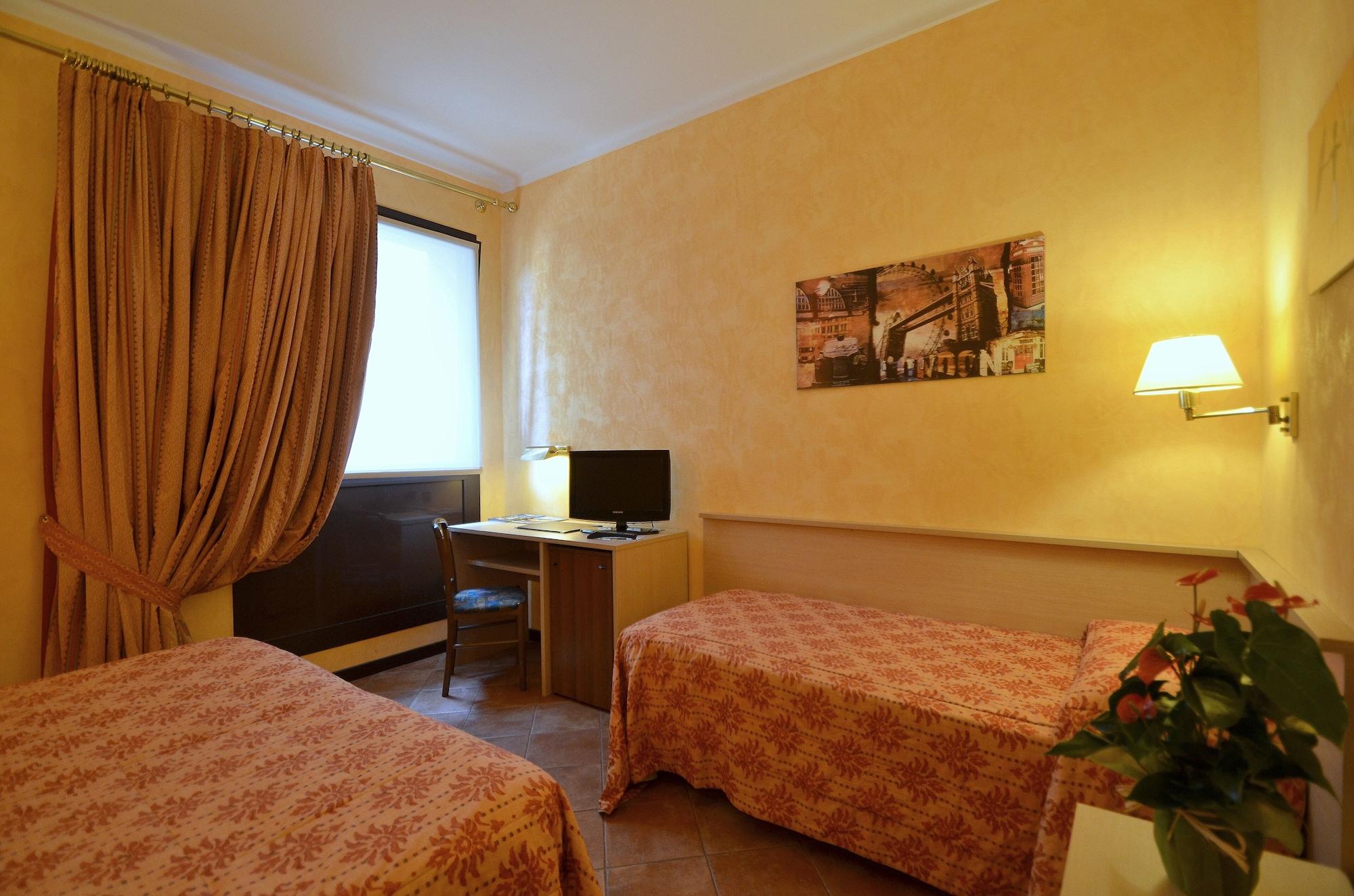 Hotel Plaza Torino Esterno foto