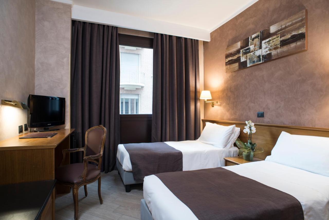 Hotel Plaza Torino Esterno foto